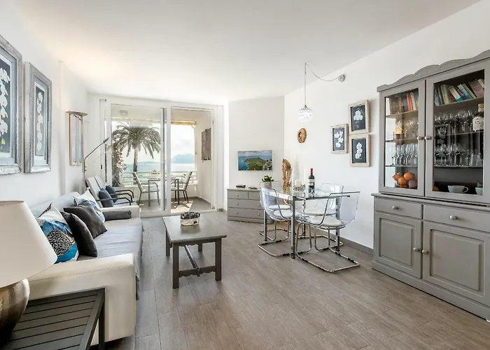 Sivella By Homevillas360 Поланко